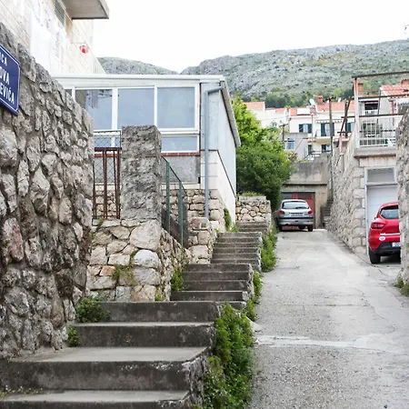 Gostinjska kuća Luce 3*