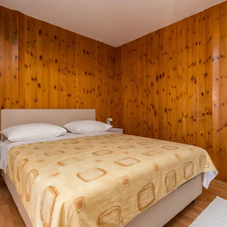 Luce ドゥブロブニク